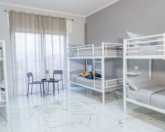 Hostel Partenope - Neapel - Schlafzimmer