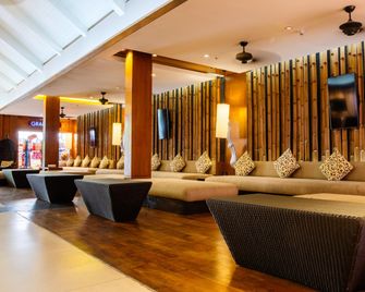 Holiday Inn Resort Phuket Surin Beach By IHG - Choeng Thale - Lounge