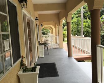 Sommerville Resorts - Negril - Patio