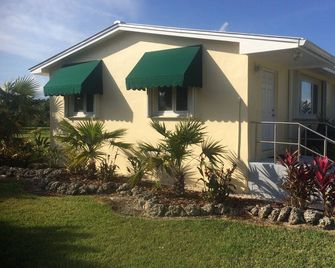 Beautiful Guest Home On 5 Acres. Close to Everglades, Biscayne Bay, Fl Keys - Гомстед - Будівля