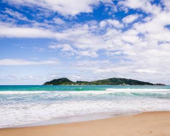 Nômades Vibe da Ilha - Adventure Hostels - Florianopolis - Παραλία