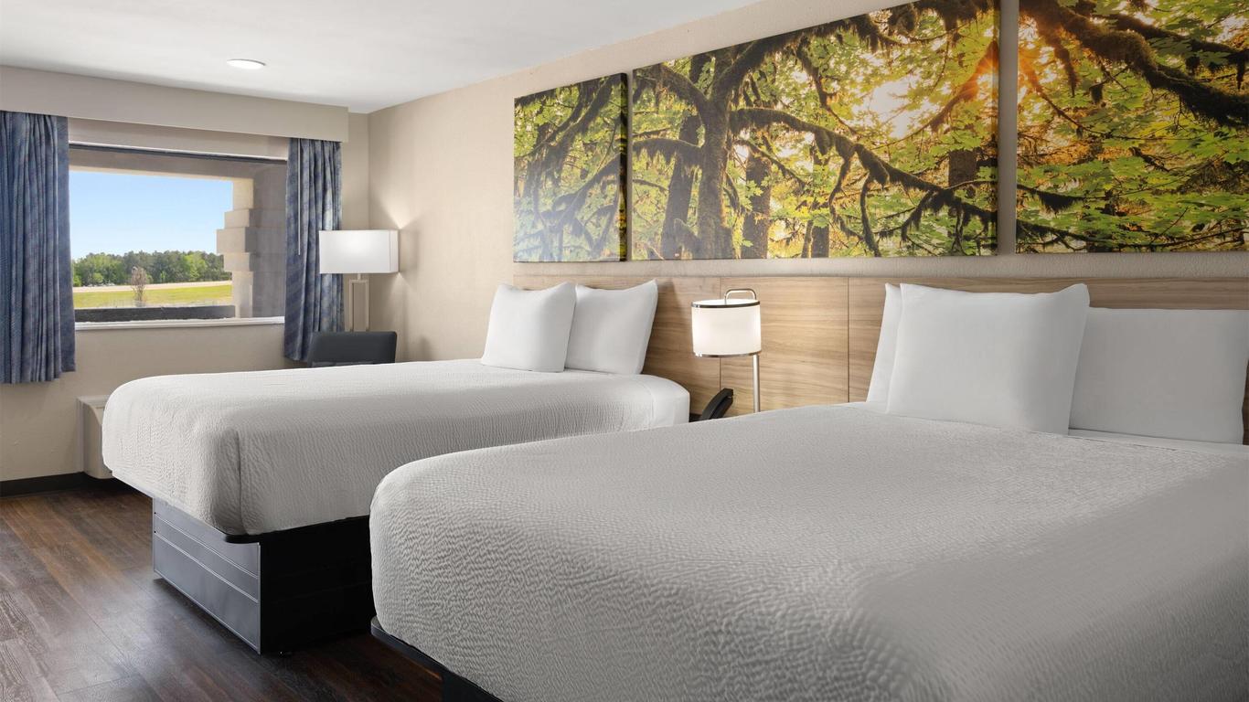 Days Inn & Suites by Wyndham Byram