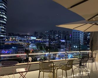Hotel Less Seoul - Seúl - Balcón