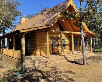 NEW Owl and Moon Romantic Cabin Majestic Views for Miles Fireplace and Hottub - Valley Head - Building