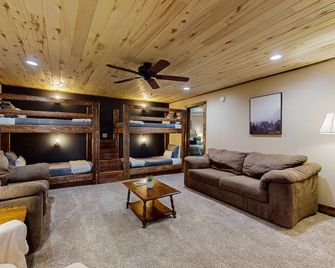 Pioneer Ridge - Del Norte - Living room