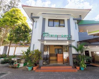 Hotel Prima Asri 153 - Batu - Edificio