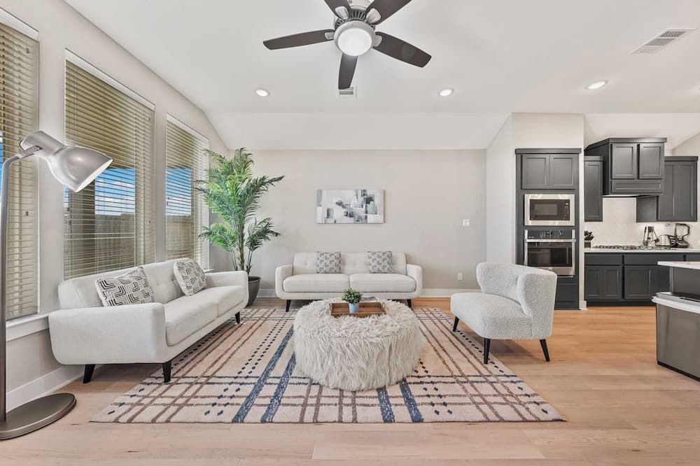 Stylish 3BR Home w/ Gourmet Kitchen, Fulshear Serenity, 30-Night Min #42288