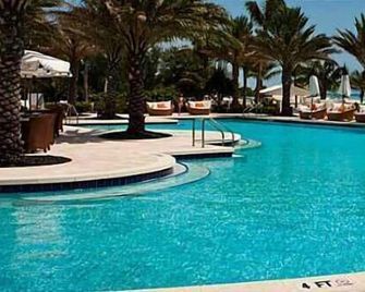 Ocean view lux studio at Ritz Carlton w/ enhanced sanitation protocol - Bal Harbour - Bazén