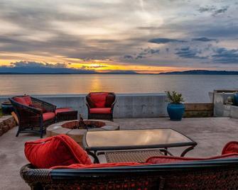 Sunset Beach Cottage - So.Whidbey Island. Langley, Kayak; Beachwalk, Clam, view - Clinton - Balcón