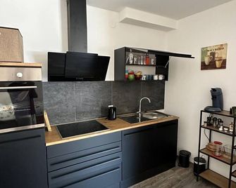 Modern vacation apartment with terrace & garden in a central location in Selb - Selb - Keuken