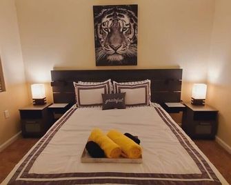 2 Bd, 2.5 Baths, Sleeps 6/B9 - Reno - Habitación