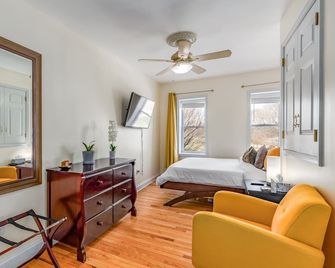 Luxury Parkfront Haven with Hot Tub - Beloved by Families & their Dogs - Baltimore - Bedroom