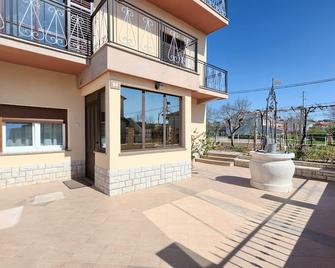 Luxury apartment for 3 people - Pula - Innenhof