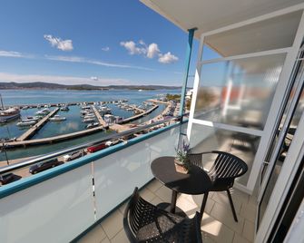 Hotel Kornati - ביוגראד נא מורו - מרפסת