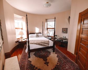 Bellas Castle - Morden - Bedroom