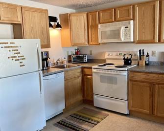 Ski in/Ski Out at Sugarloaf - Carrabassett Valley - Kitchen