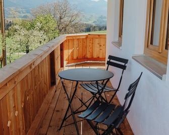 Vacation apartment with wonderful alpine panorama and spacious balcony - Rohrdorf - Balcony