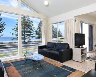 Victor Beach House - Seafront On Exclusive Encounter Bay @ Victor Harbor - Victor Harbor - Wohnzimmer