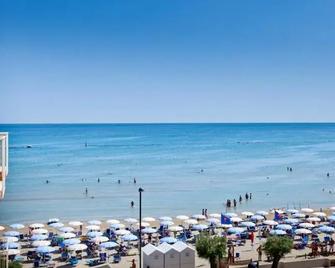 Hotel Florence - Marotta - Praia