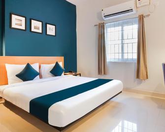 Hotel O Khajaguda - Hyderabad - Bedroom