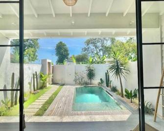 Villa Sonder 2, Cozy 1 BR loft with private pool - North Kuta - Piscine