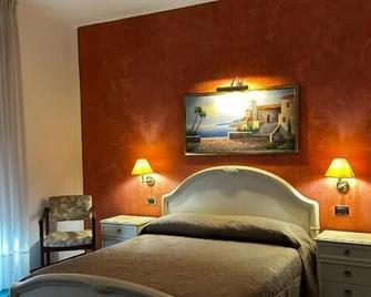 Hotel Rey's - Montegrotto Terme - Camera da letto