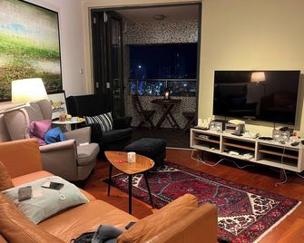 Southern 26th floor 3 Bed with gorgeous views of Window of the World Shenzhen - Shenzhen - Wohnzimmer