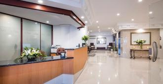 Fino Hotel & Suites - Christchurch - Front desk