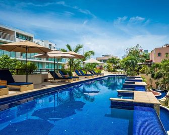Porto Playa Condo Hotel and Beach Club - Playa del Carmen - Pool