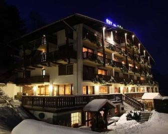 Aux Ducs de Savoie - Combloux - Будівля