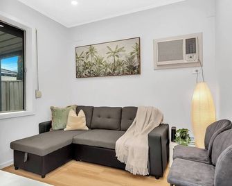 Porta Marion Practical Comfort Opposite Westfield - Oaklands Park - Soggiorno