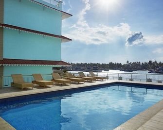 Dempo River Sal - Betul - Pool