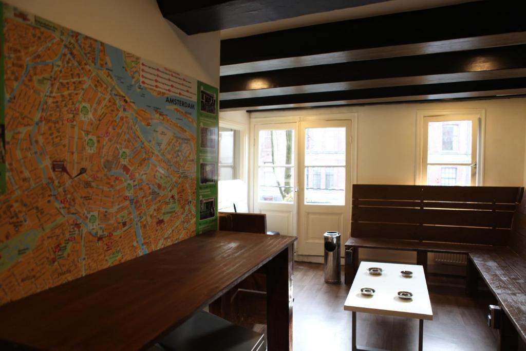 地図・旅行ガイド 1140 BUDGET ACCOMMODATION HOSTELING INTE 地図・旅行ガイド 1140 BUDGET ACCOMMODATION HOSTELING INTE