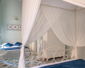 Regina Elena - Naples - Bedroom