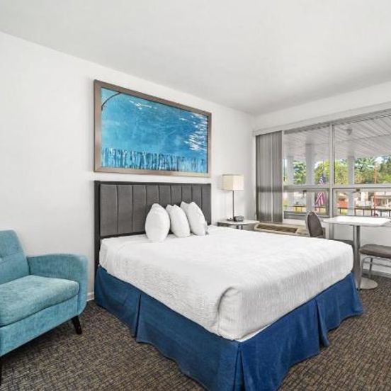 Grand Traverse Motel image 1