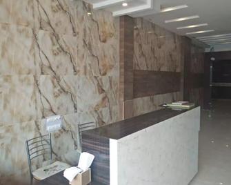 Hotel Kanha - Kashipur - Receptionist