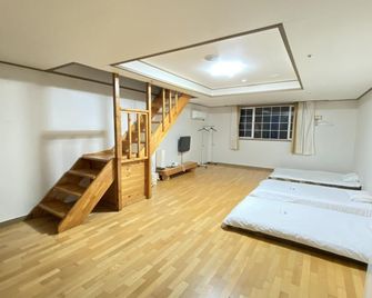 Arbon Resort - Jeju City - Bedroom