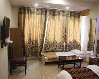 Hotel Al Saudia - Mumbai - Bedroom