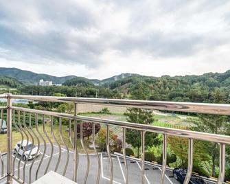 Hoengseong New World Motel - Hoengseong - Balcony