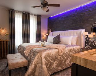 Gothic Eves Inn and Spa Bed and Breakfast - Trumansburg