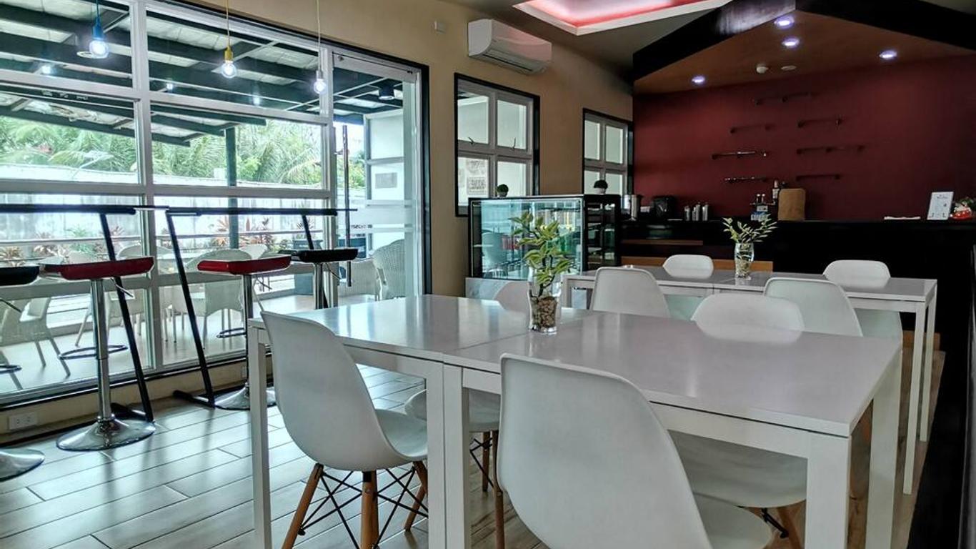 La Piazza Hotel and Convention Center