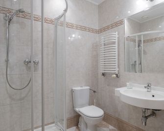 Hotel Hetman - Varsovia - Baño