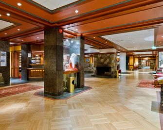 Hotel Alexandra Loen - Loen - Лоббі