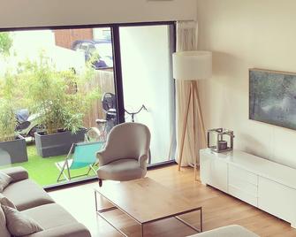 Villa D'architecte Avec Jardin à 50m de Bordeaux ! - Le Bouscat - Salon