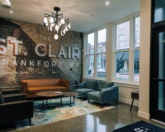 2 Bedroom Suite, 2 Queen Beds - Frankfort