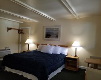Captain's Quarters Motel - Saugatuck - Bedroom