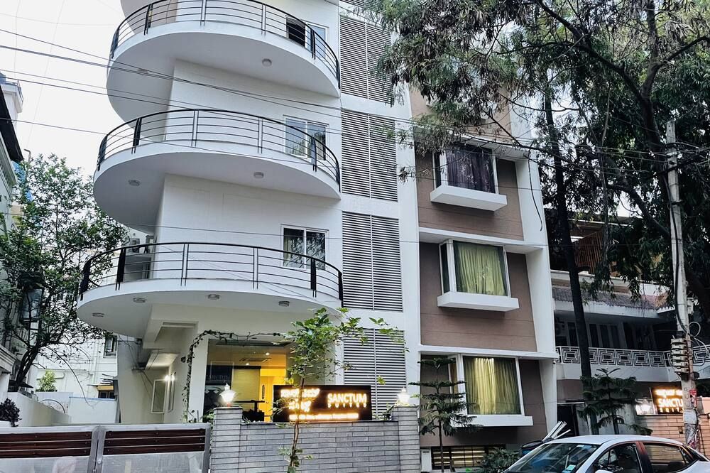 Sanctum Suites Indiranagar Bangalore thumbnail 3