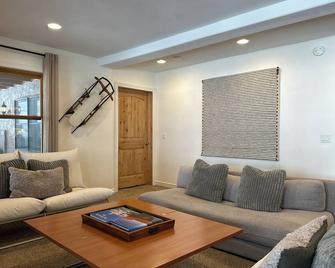 Rocky Mountain Lakefront Home close to Denver - Georgetown - Obývací pokoj