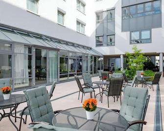 Mercure Hotel Stuttgart Airport Messe - Stuttgart - Patio