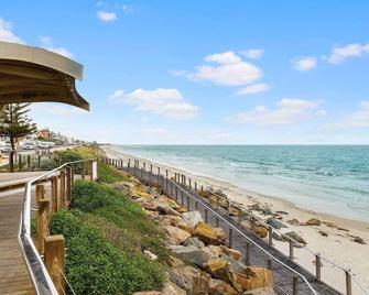 Seaside Smart Home - Coastal Chic at Henley Beach - Henley Beach South - Beach